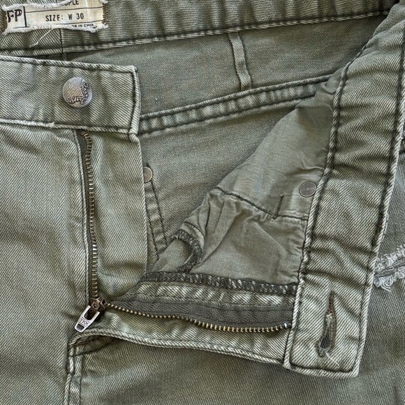 FREE PEOPLE Olive Green Straight Leg Jeans Distressed 30 - Picture 6 of 12